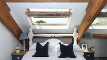 1 bedroom, individually decorated, individually furnished