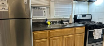 Charming 2-bedroom apartment with AC, WiFi in Jersey City