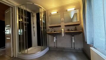 Dusche, Haartrockner