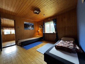 3 室のベッドルーム、アイロン / アイロン台、WiFi (無料)
