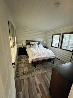 3 habitaciones, tabla de planchar con plancha, wifi y ropa de cama 