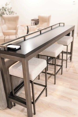 Interior - Clean + convenient in dntown LEX (Lexington)