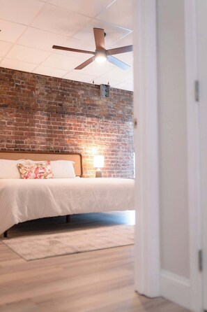 2 bedrooms, iron/ironing board, travel cot, WiFi