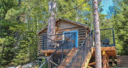 Sweet Little Cabin with a View