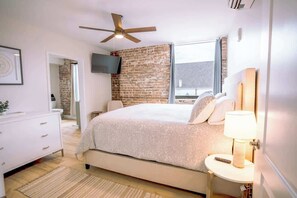 2 chambres, fer et planche à repasser, lit de bébé portatif, Wi-Fi