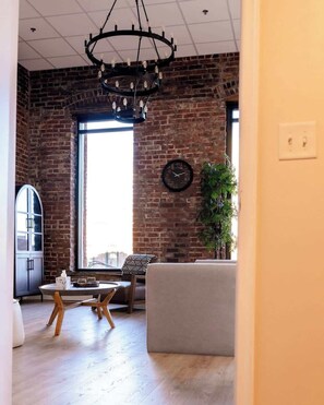 Tv, videospil, bøger, kontorer