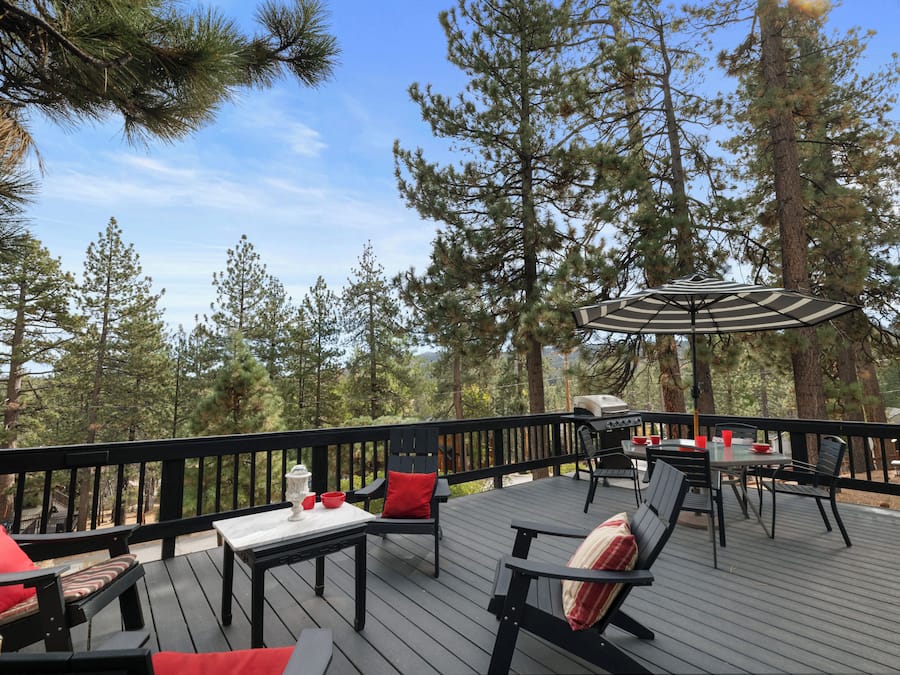 Hus, terrasse, utsikt mot innsjø | Terrasse/patio