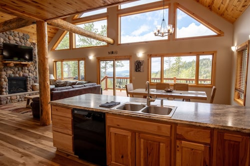 Mtn Cabin*Spa*5Kingbeds*Garage*Amazing View*Trails