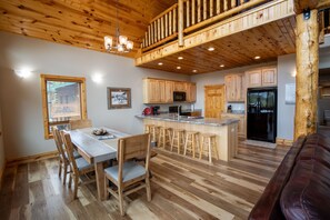 Dining - Mtn Cabin/Spa/5Kingbeds/Garage/Amazing View/Trails (Lead)