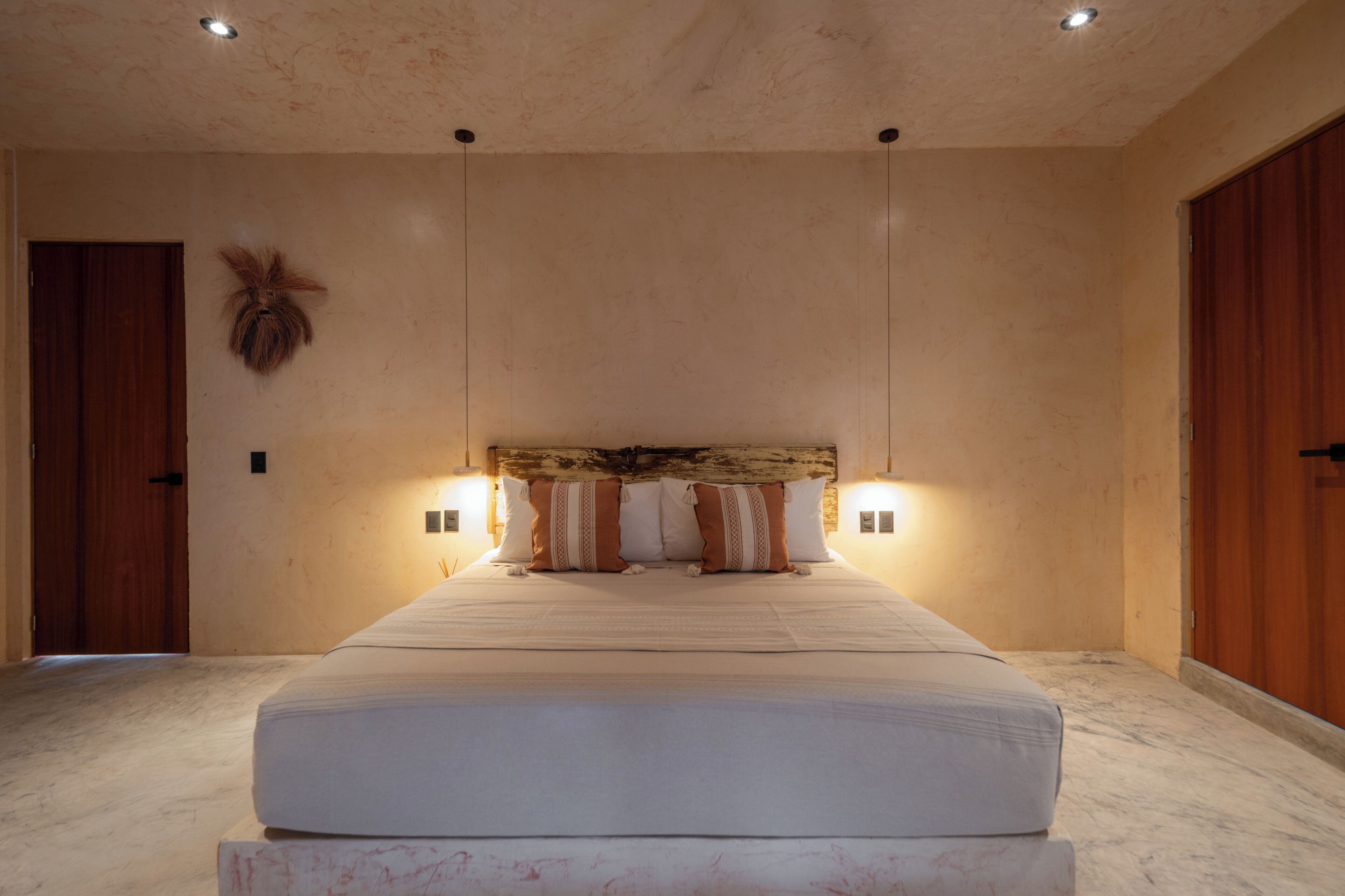 Roupas de cama premium, cofres nos quartos, individualmente decorados