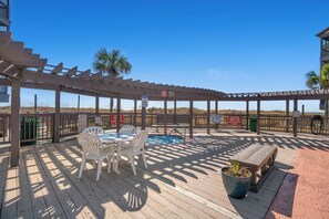 Outdoor dining - Tilghman 247 -3BR/2.5BA -Outdoor Pool, Hot Tub (North Myrtle Beach)