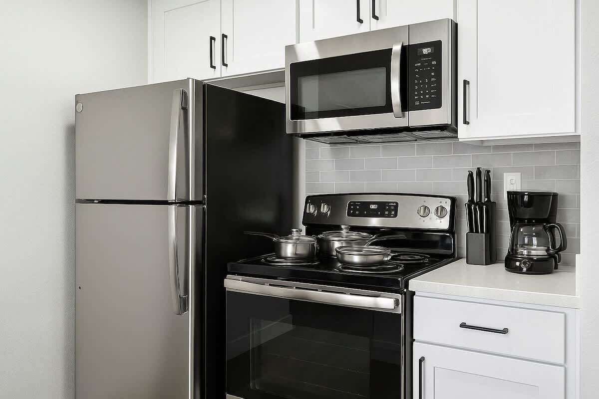 Fridge, microwave, oven, stovetop