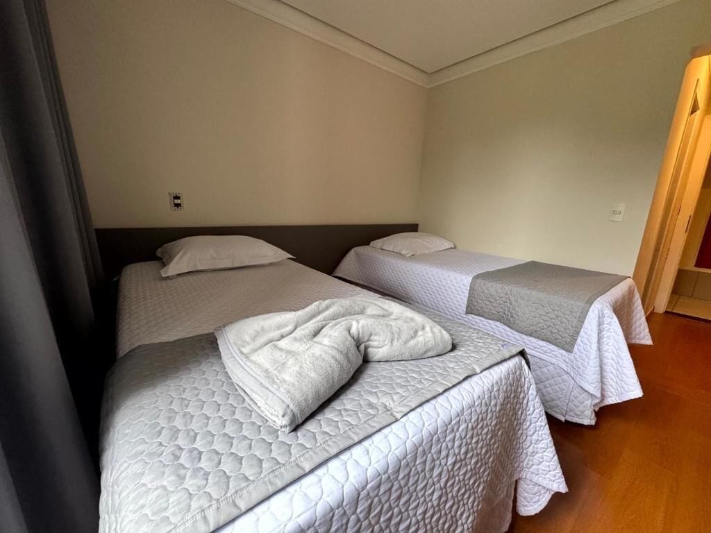 Triple Room, 3 Twin Beds, Balcony | Laptop workspace, free WiFi, bed sheets