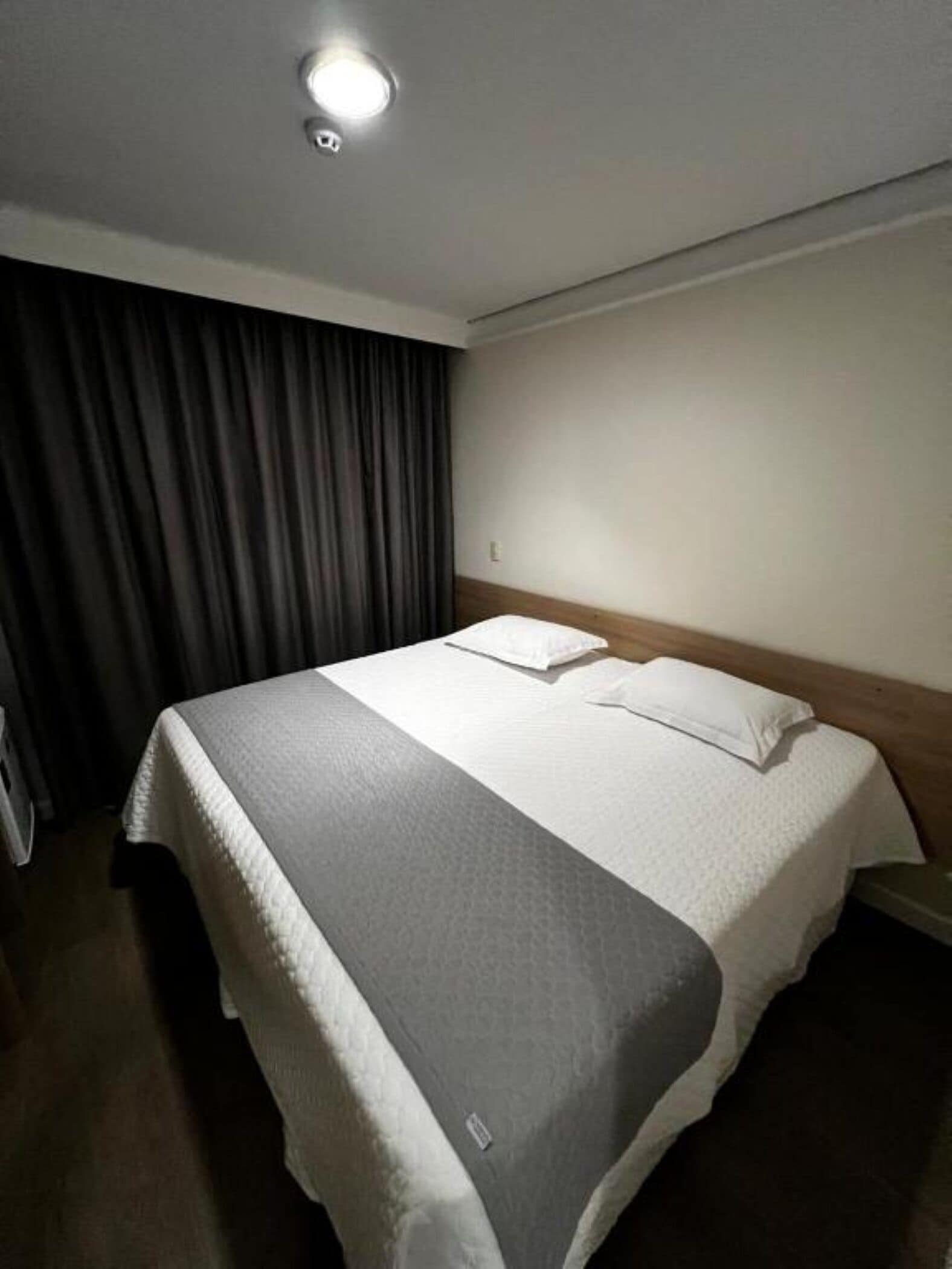 Superior Double Room | Laptop workspace, free WiFi, bed sheets