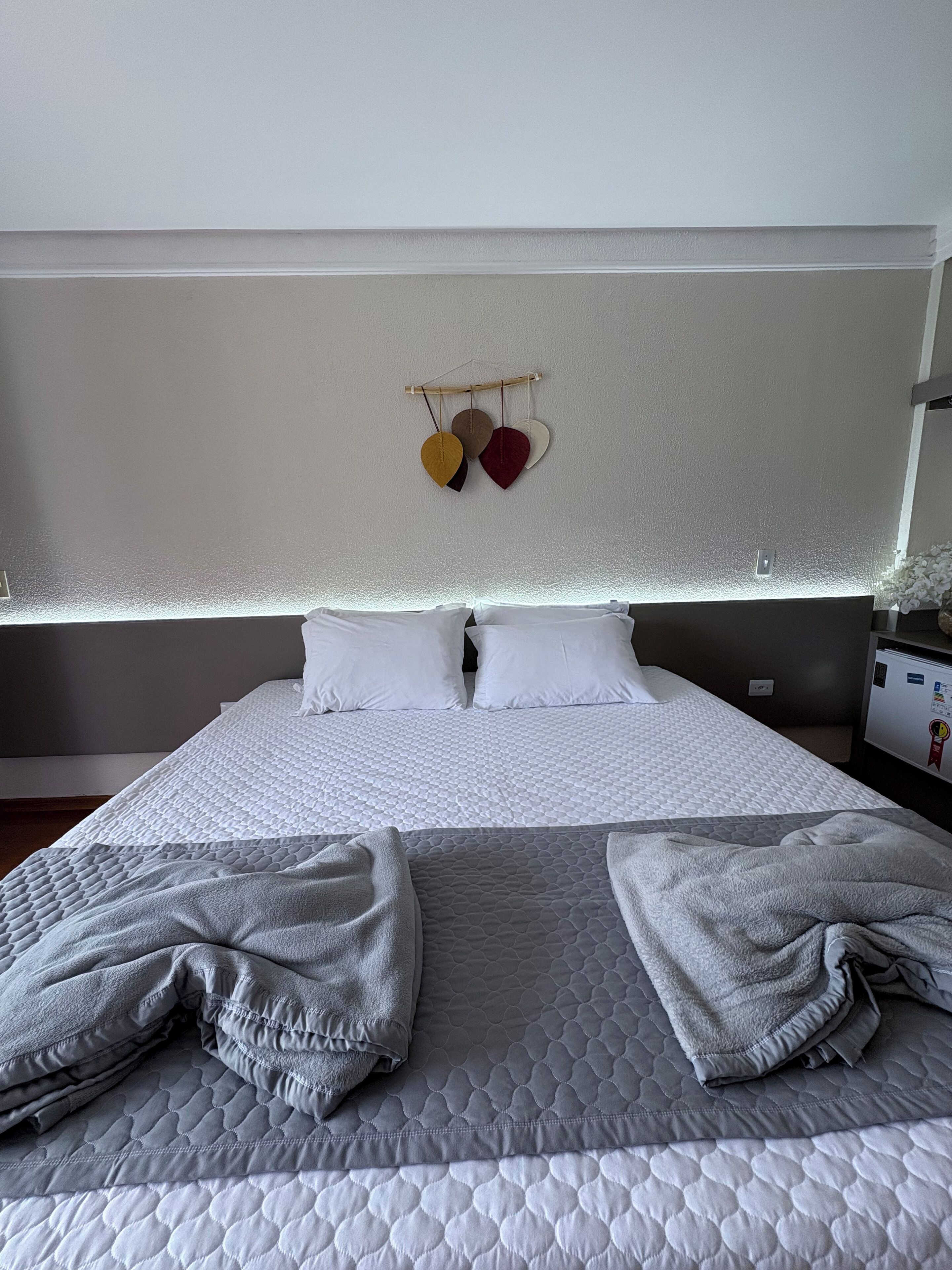 Skrivebord for bærbar PC, wi-fi (inkludert) og sengetøy