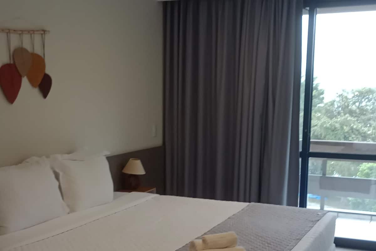 Espace de travail pour ordinateurs portables, accĂšs au Wi-Fi (inclus)