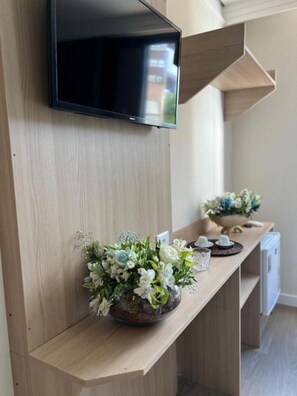 Habitación doble superior | Espacio para trabajar con laptop, wifi gratis y ropa de cama 