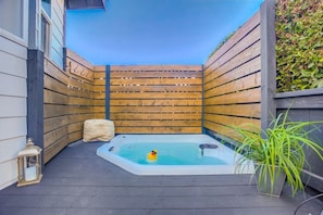 Bain à remous extérieur