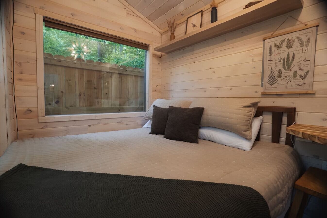 1 makuuhuone, työpöytä, silitysrauta/-lauta, Wi-Fi