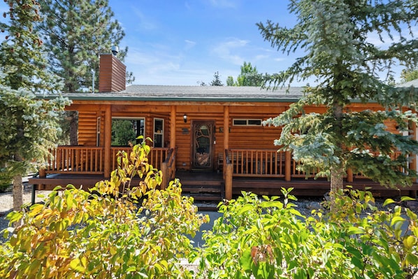 Front of property - Sugarbear Cabin (Sugarloaf)