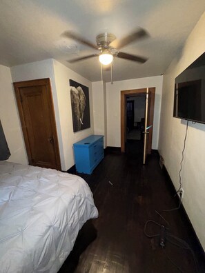 5 Schlafzimmer, Bügeleisen/Bügelbrett, kostenloses WLAN, Bettwäsche