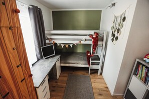 2 habitaciones, tabla de planchar con plancha y wifi 