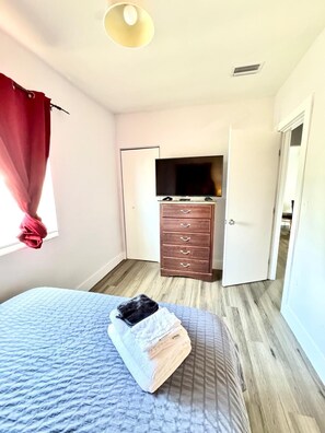 1 bedroom, iron/ironing board, WiFi, bed sheets