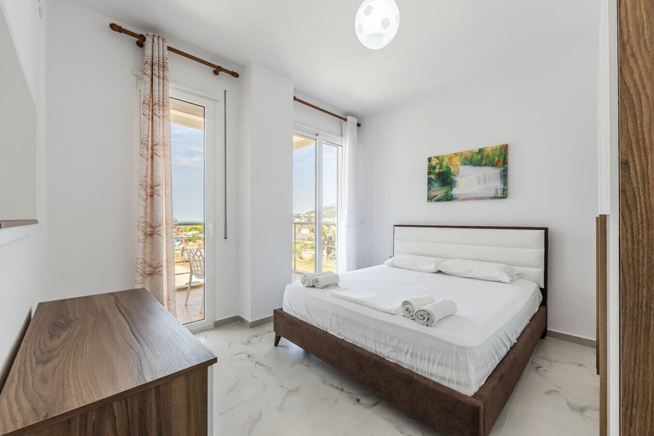 2 dormitoris, planxa i posts de planxar, wifi i roba de llit 