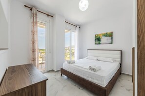 2 slaapkamers, een strijkplank/strijkijzer, wifi, beddengoed