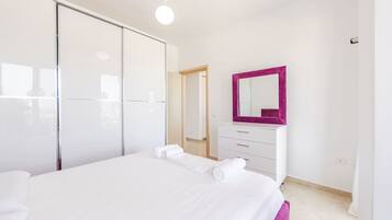 2 chambres, fer et planche Ă repasser, Wi-Fi, draps fournis