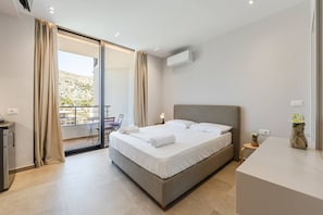 1 bedroom, iron/ironing board, WiFi, bed sheets - Luxury Studio with Free Parking by PikHost (Sarandë)