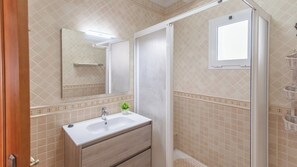 Shower - Villa Loli Tablazos Frigiliana by Ruralidays (Málaga)