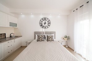 1 bedroom, iron/ironing board, WiFi