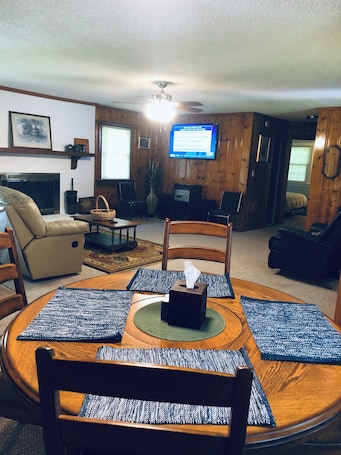 Interior. 3-bedroom house in Troy, NC across from Uwharrie National Park Ranger Station