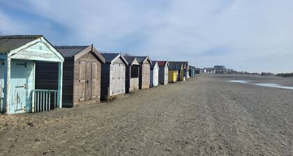 City Centre 2 Bedroom Ground Floor Flat with Parking