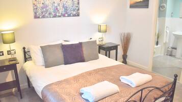 2 bedrooms, iron/ironing board, travel crib, free WiFi