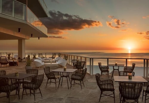 Resort-Style Oasis, 7 min Walk to Beach/JW Marriott, Golf