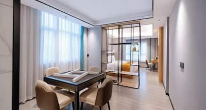 Ruili Elong R.YUN Hotel