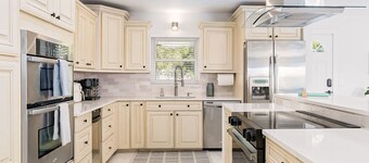 Hollingsworth Heights, Spacious 3 Bed Retreat, Lake View, Family Friendly