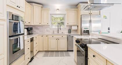 Hollingsworth Heights, Spacious 3 Bed Retreat, Lake View, Family Friendly