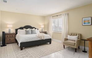 3 bedrooms, desk, iron/ironing board, travel crib