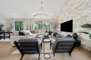 TV connectée, cheminée