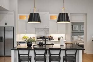 Micro-ondes, four, plaque de cuisson, lave-vaisselle