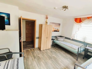 2 bedrooms, desk, iron/ironing board, free WiFi