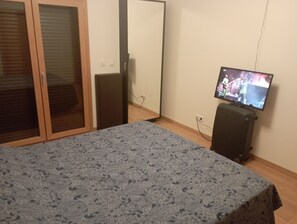 Klassiek appartement, balkon, uitzicht op rivier | Gratis wifi