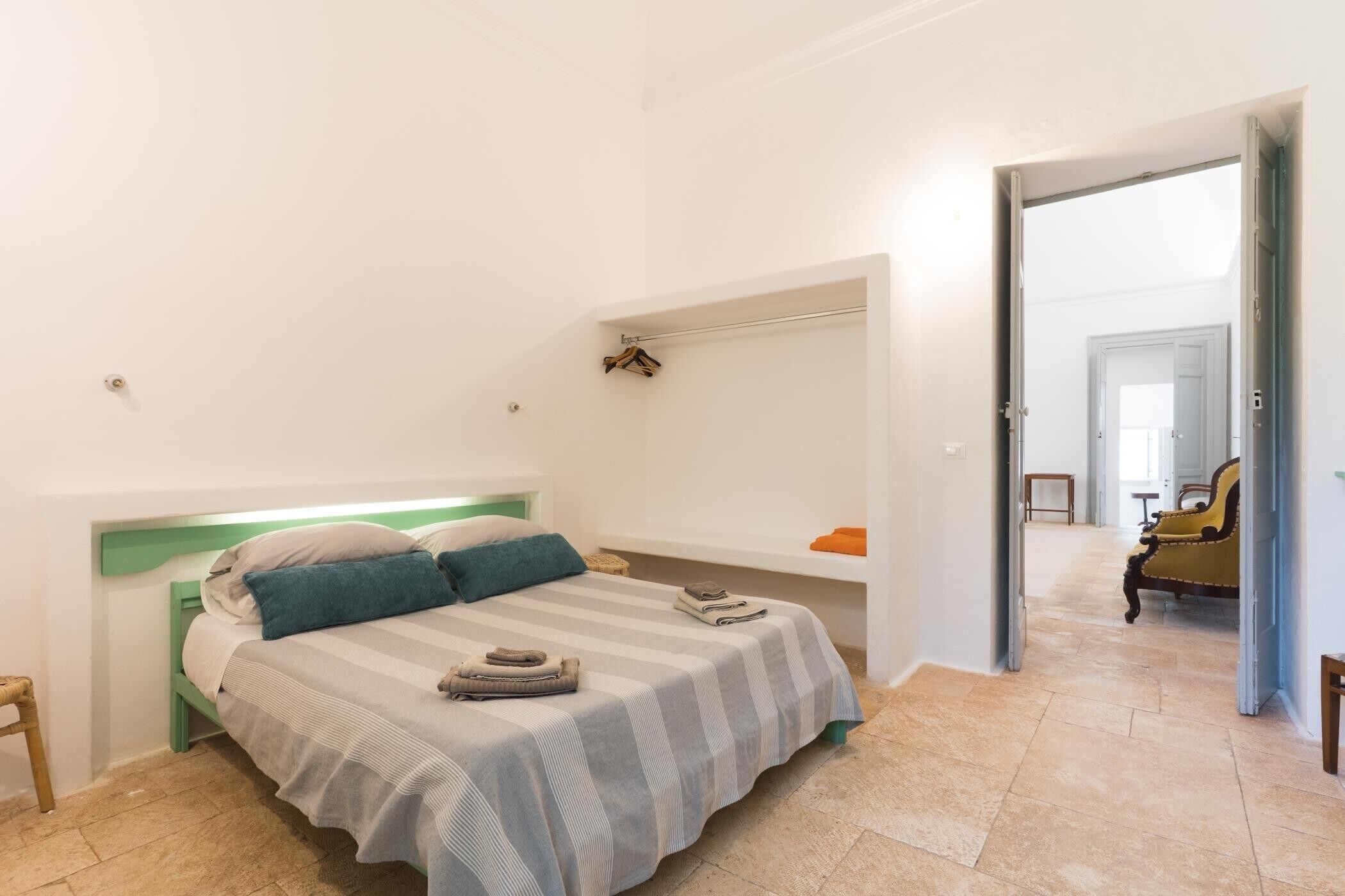 Iron/ironing board, free WiFi, bed sheets
