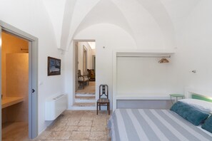 Bügeleisen/Bügelbrett, kostenloses WLAN, Bettwäsche