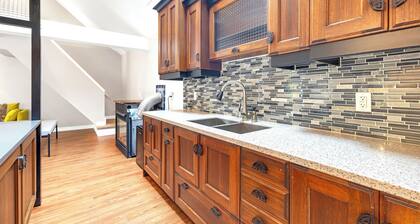 Luxury Old Town Escape With Pool and Hot Tub in Spacious House