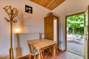 Dining - Lovely Riverside Studio with shared pool and private terrace (Aspiran)