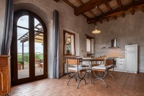 Interior - Apartment 'Vulcinea In Poggio Rocco' with Private Terrace, Wi-Fi and Air Conditioning (Manciano)